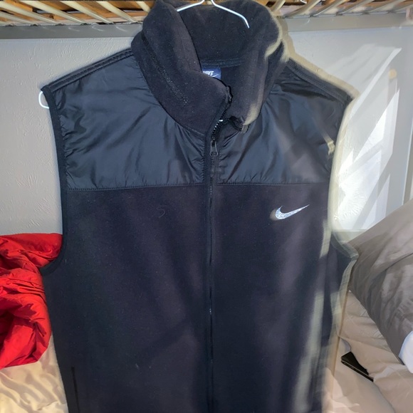 Nike Vest - Picture 2 of 2